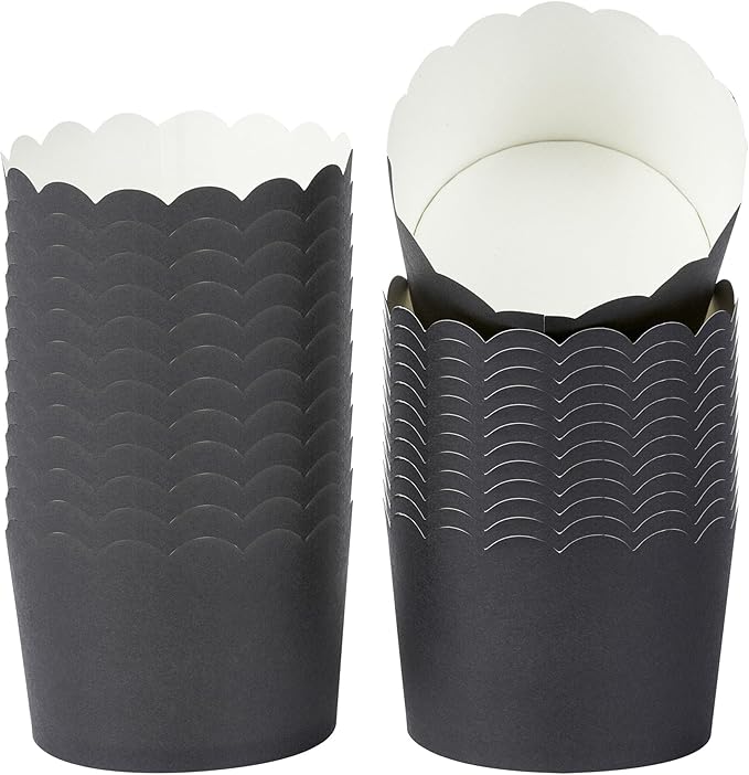 Panificio 10 Ounce Cupcake Wrappers, 200 Scalloped Baking Cups by Restaurantware