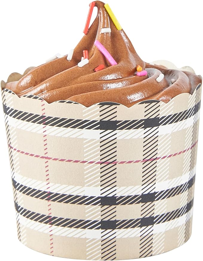 Panificio 6 Ounce Cupcake Wrappers, 200 Scalloped Baking Cups - Image 9