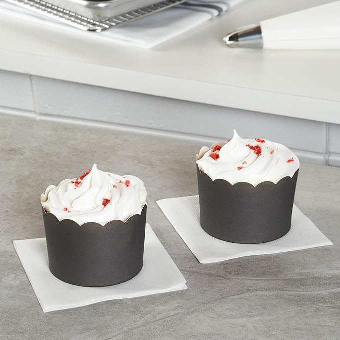 Panificio 10 Ounce Cupcake Wrappers, 200 Scalloped Baking Cups - Image 6