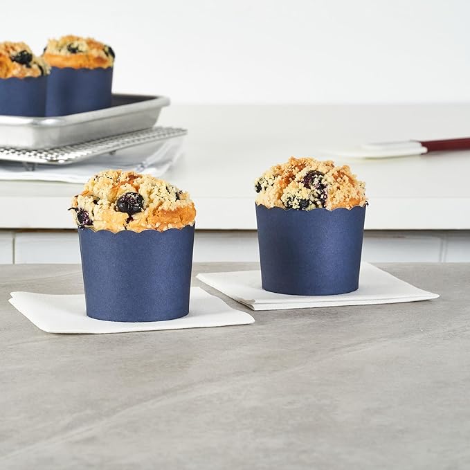 Panificio 6 Ounce Cupcake Wrappers, 200 Scalloped Baking Cups - Image 3
