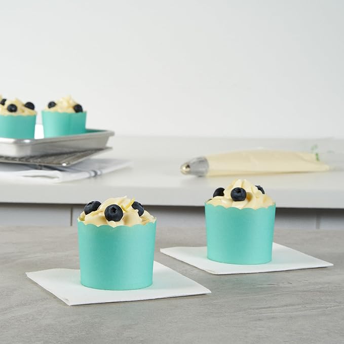 Panificio 6 Ounce Cupcake Wrappers, 200 Scalloped Baking Cups - Image 3