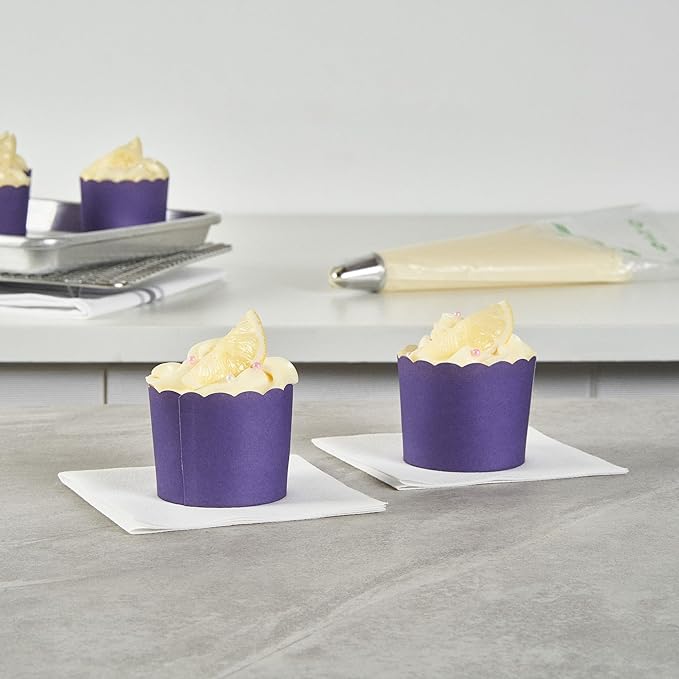 Panificio 6 Ounce Cupcake Wrappers, 200 Scalloped Baking Cups - Image 3