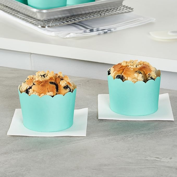 Panificio 10 Ounce Cupcake Wrappers, 200 Scalloped Baking Cups - Image 6