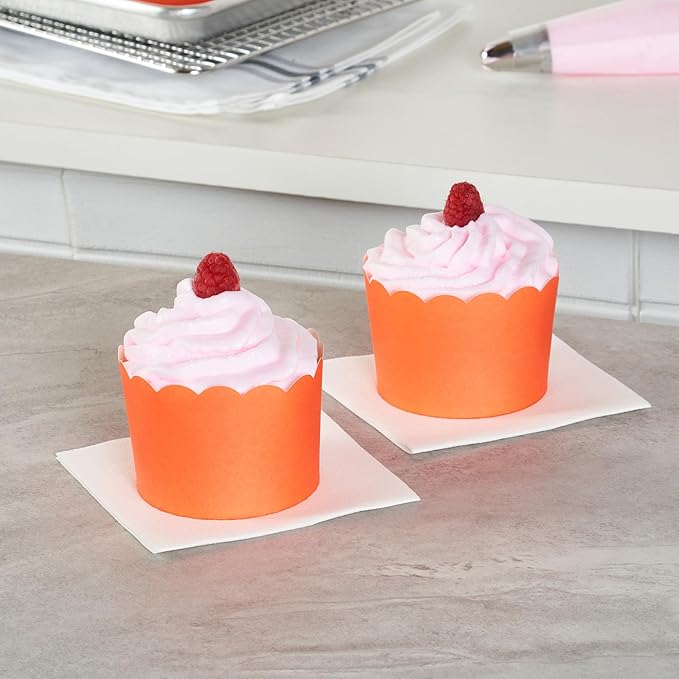 Panificio 10 Ounce Cupcake Wrappers, 200 Scalloped Baking Cups - Image 6
