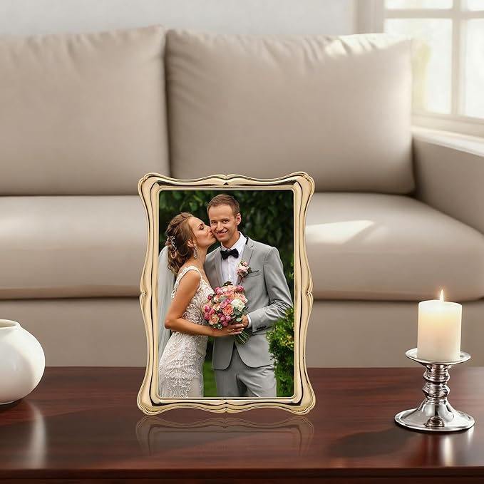 4 x 6'' Premium Alloy Gold Photo Frame - Image 2