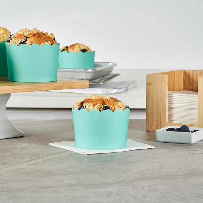 Panificio 10 Ounce Cupcake Wrappers, 200 Scalloped Baking Cups - Image 4
