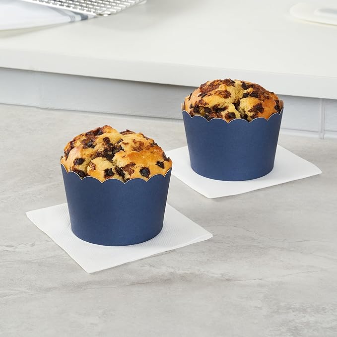 Panificio 10 Ounce Cupcake Wrappers, 200 Scalloped Baking Cups - Image 6