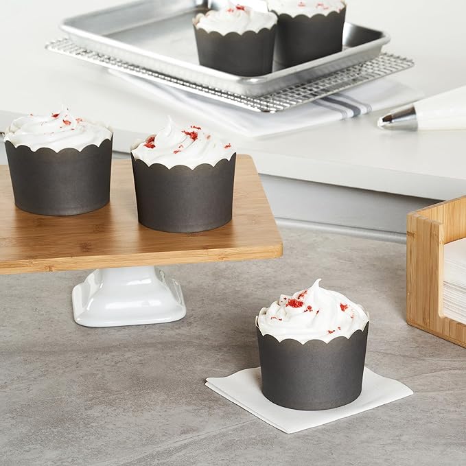 Panificio 10 Ounce Cupcake Wrappers, 200 Scalloped Baking Cups - Image 8