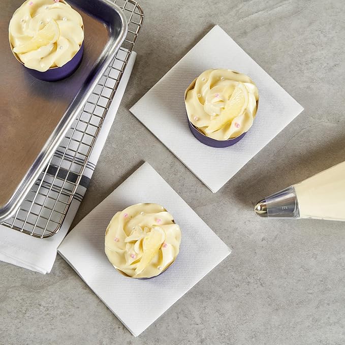 Panificio 6 Ounce Cupcake Wrappers, 200 Scalloped Baking Cups - Image 7
