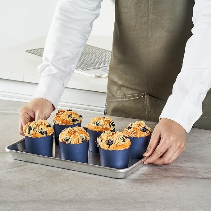Panificio 6 Ounce Cupcake Wrappers, 200 Scalloped Baking Cups - Image 5