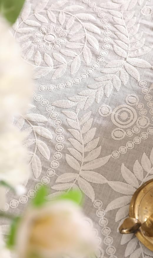 patdrea Vintage Ruffle Tablecloth - Image 7