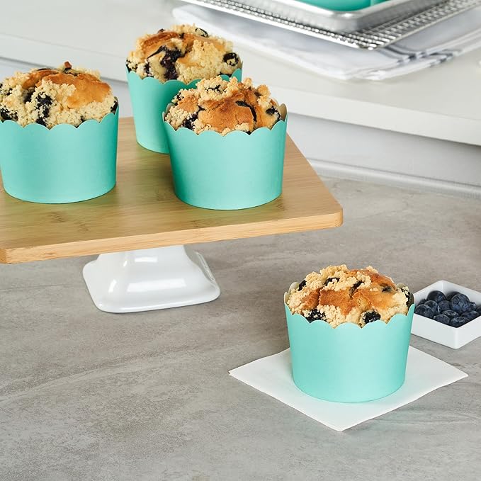 Panificio 10 Ounce Cupcake Wrappers, 200 Scalloped Baking Cups - Image 8