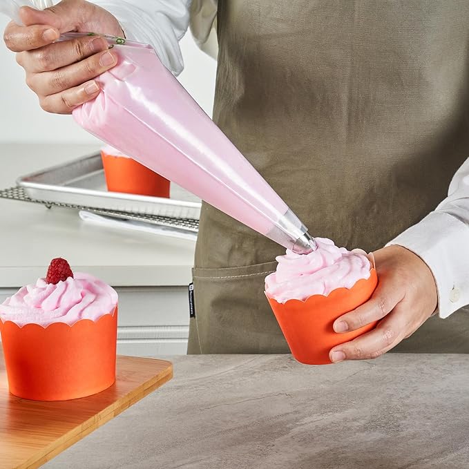 Panificio 10 Ounce Cupcake Wrappers, 200 Scalloped Baking Cups - Image 5