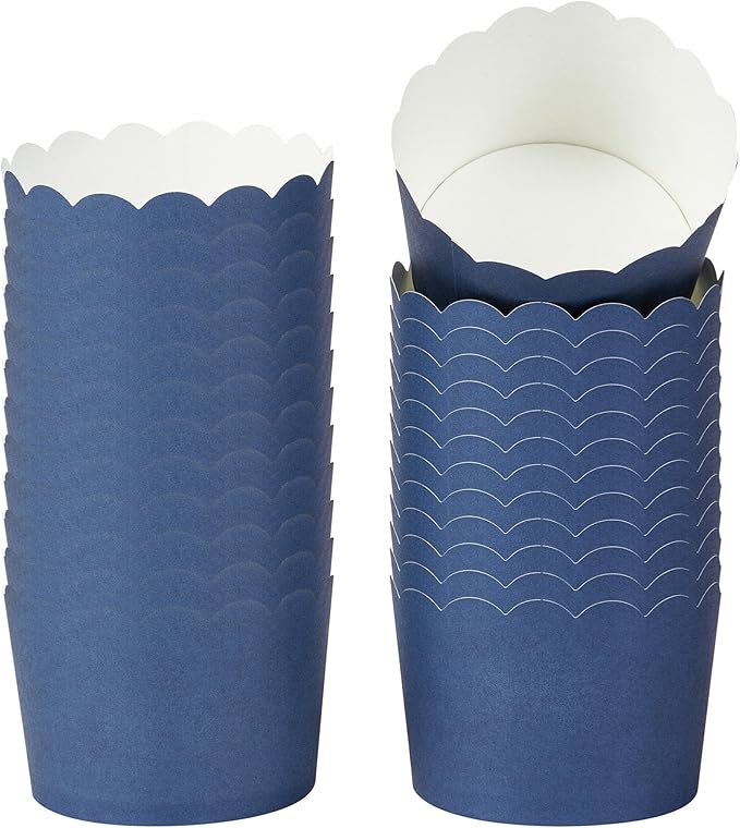 Panificio 10 Ounce Cupcake Wrappers, 200 Scalloped Baking Cups by Restaurantware