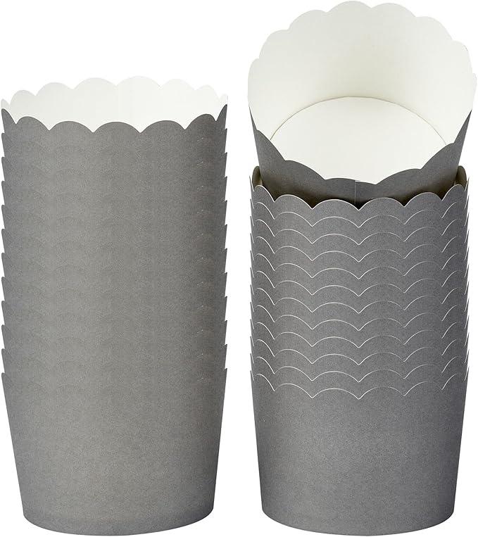 Panificio 10 Ounce Cupcake Wrappers, 200 Scalloped Baking Cups by Restaurantware
